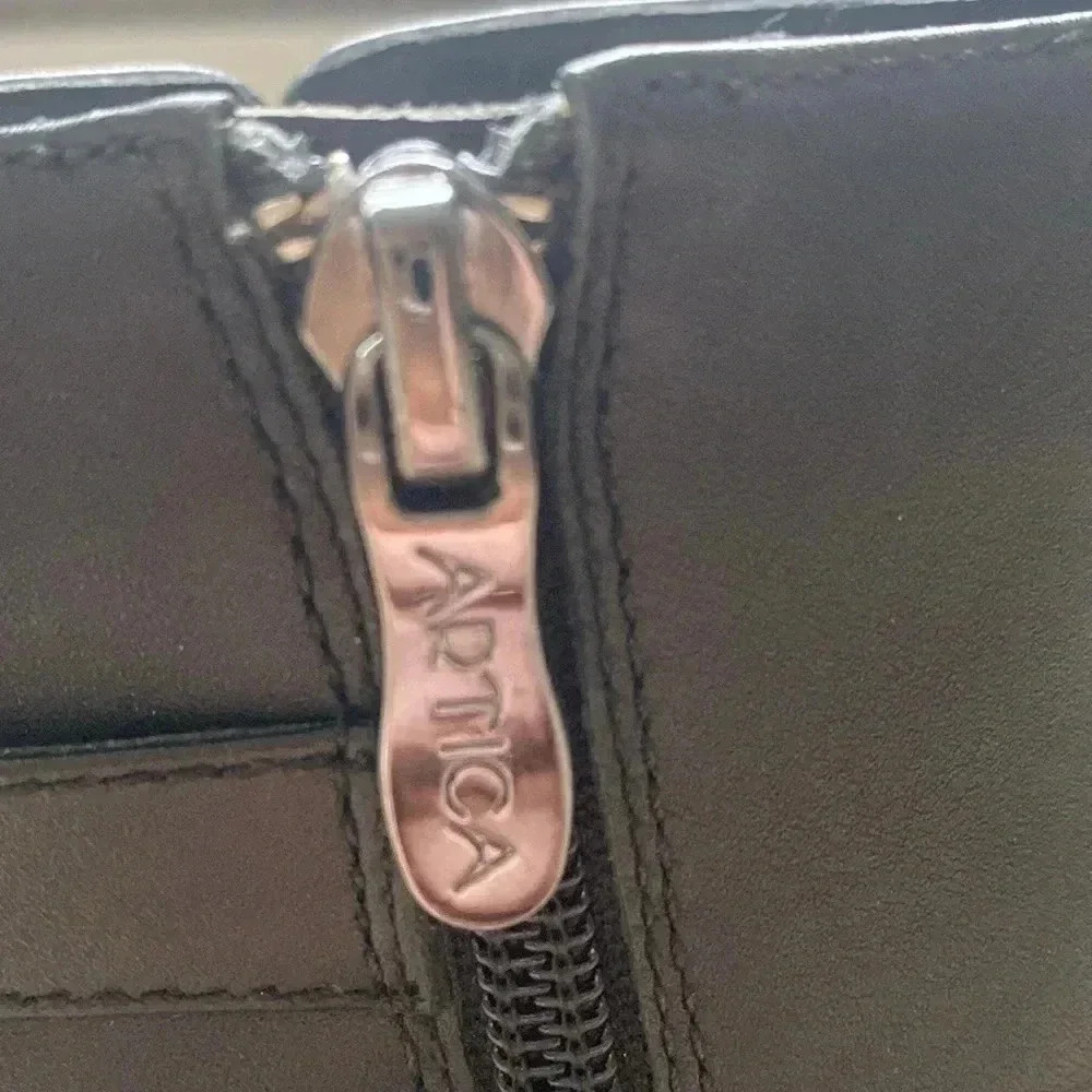 Artica Leather AnkleBoots black size 8 small heel. - Picture 11 of 14